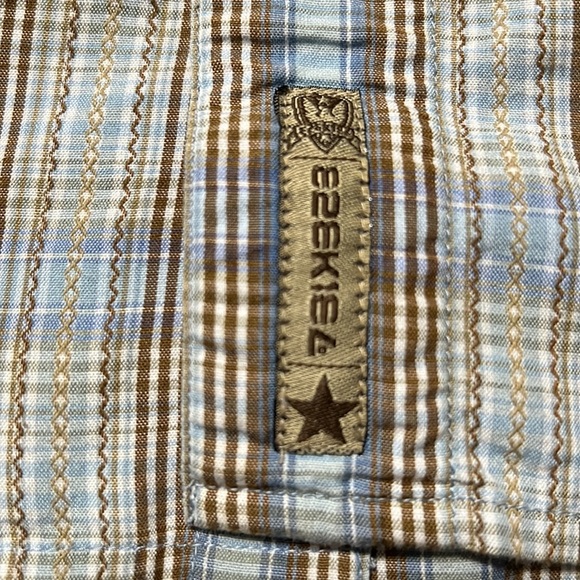Ezekiel Mens casual snap button down, size LARGE. Excellent condition. - Picture 2 of 8